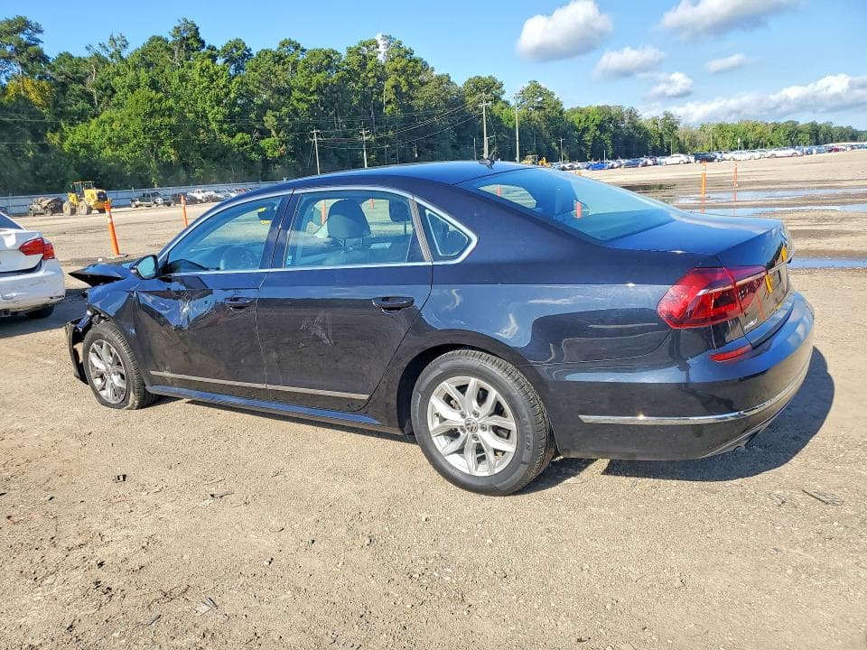 2017 VOLKSWAGEN PASSAT S 2