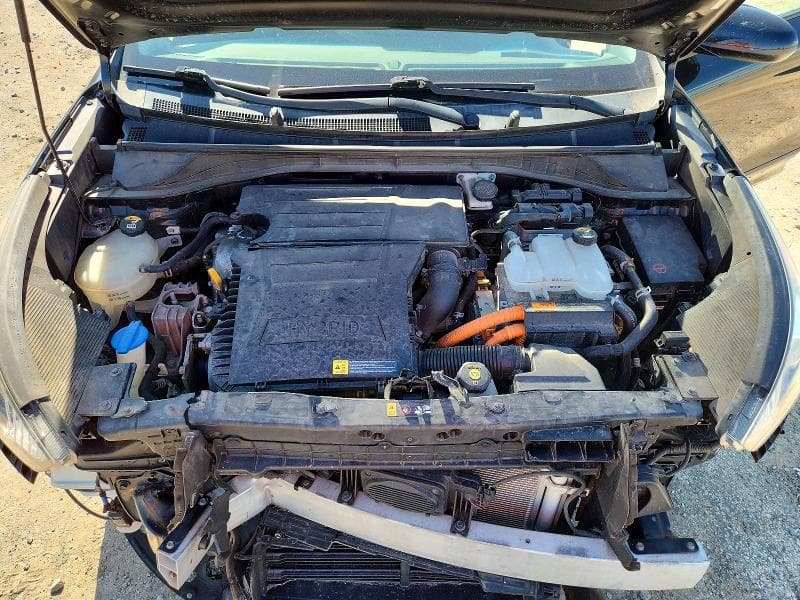 2017 KIA NIRO LX 11