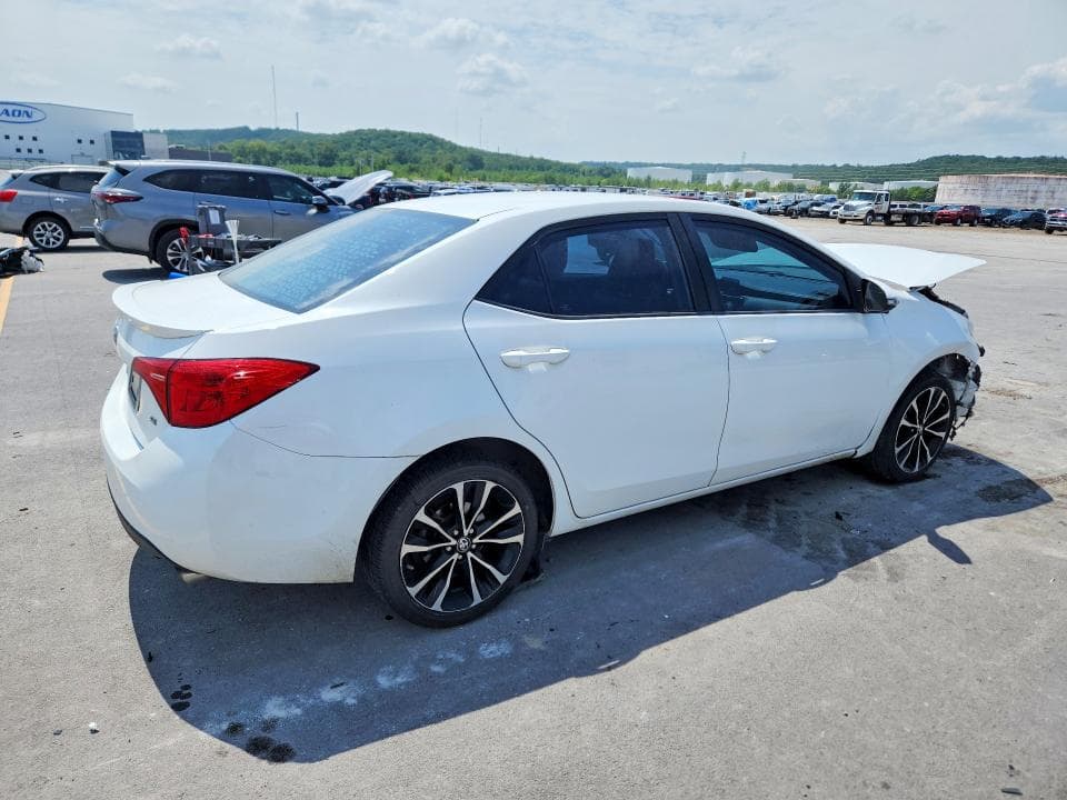 2017 TOYOTA COROLLA SE 3