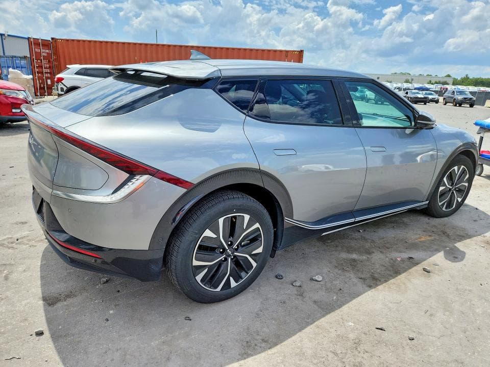 2022 KIA EV6 WIND 3