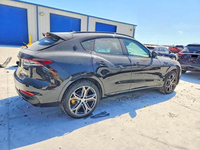2022 MASERATI LEVANTE MODENA 3