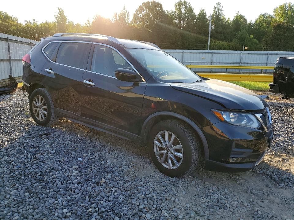 2017 NISSAN ROGUE SV 4