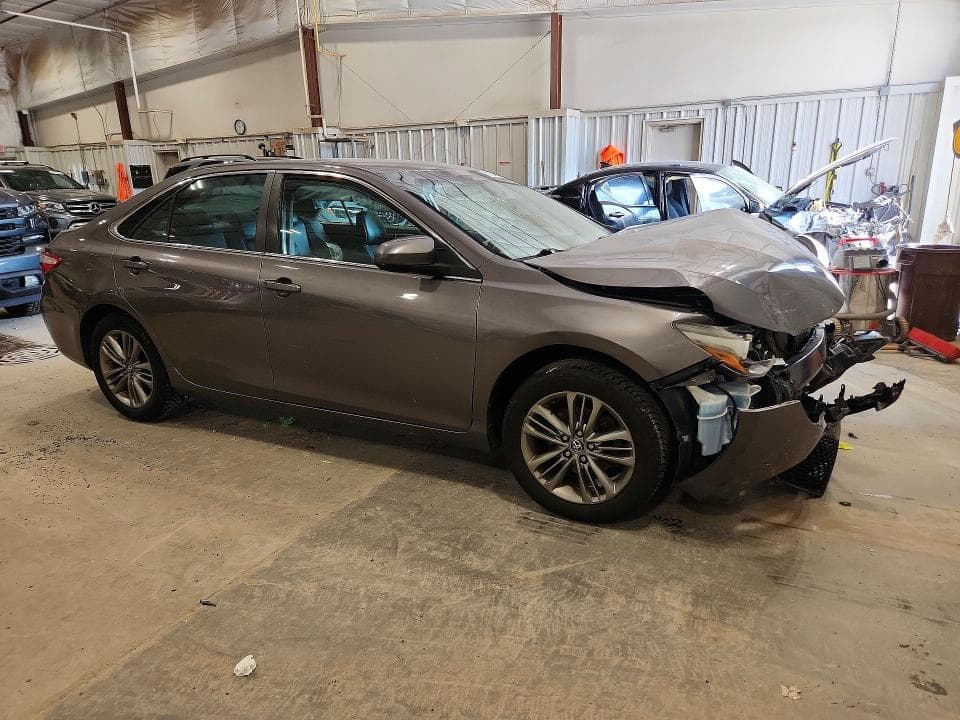 2017 TOYOTA CAMRY SE 4