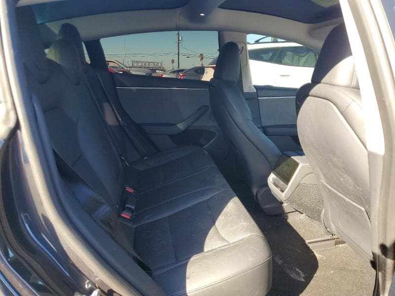 2025 TESLA MODEL 3 10