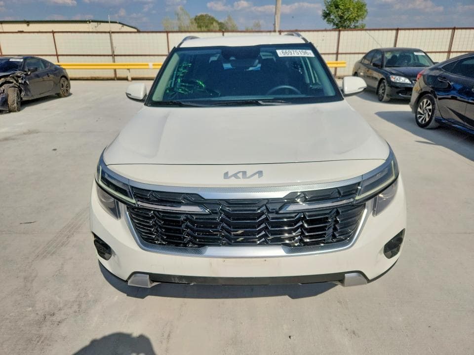 2025 KIA SELTOS S 5