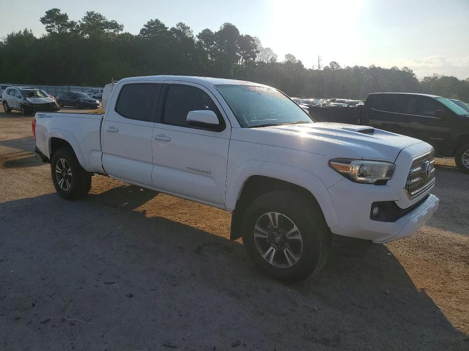 2017 TOYOTA TACOMA TRD SPORT 4