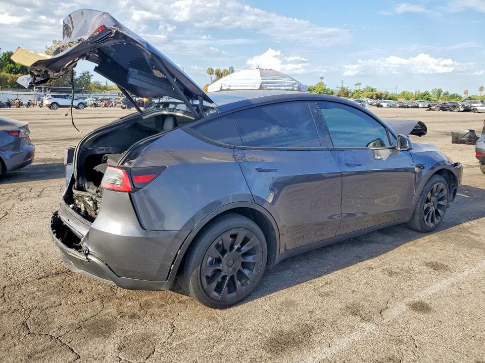 2023 TESLA MODEL Y 3