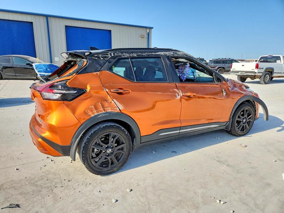 2021 NISSAN KICKS SR 3