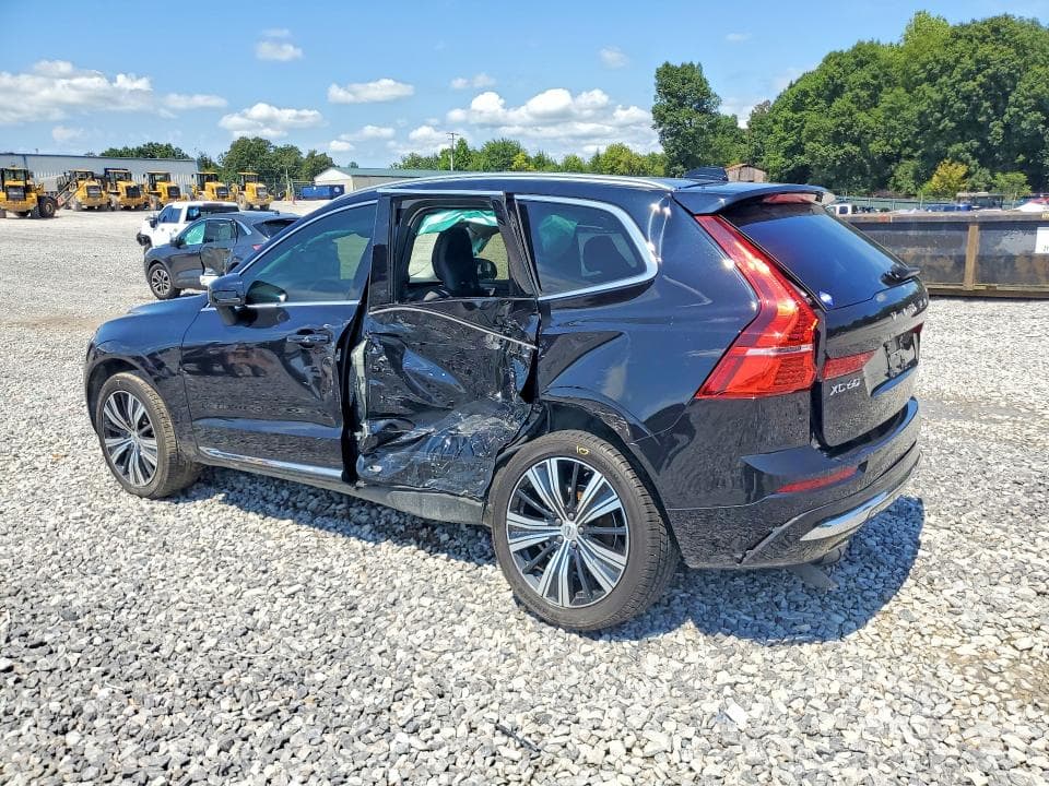 2023 VOLVO XC60 PLUS 2