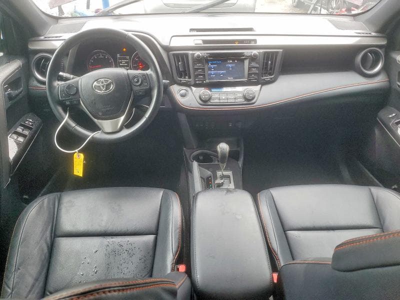 2017 TOYOTA RAV4 SE 8