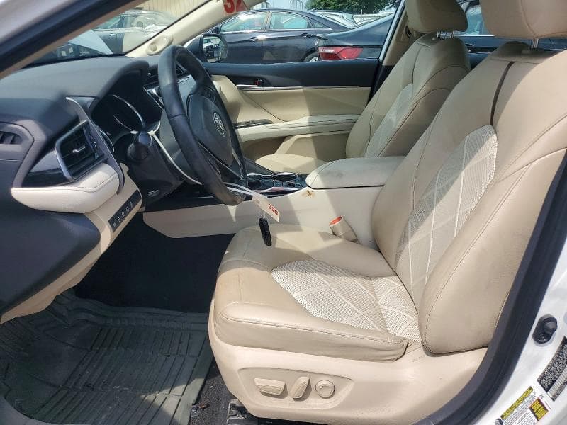 2019 TOYOTA CAMRY XLE 7
