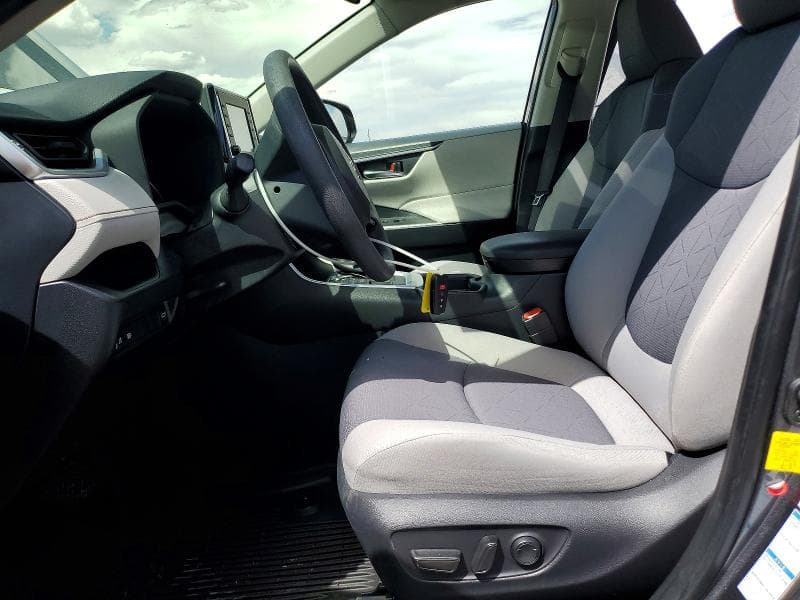 2019 TOYOTA RAV4 XLE 7