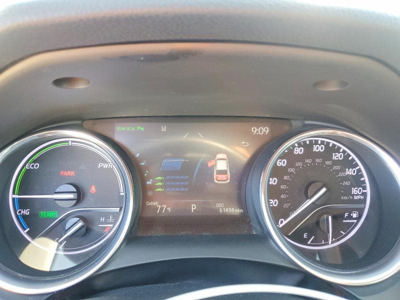2019 TOYOTA CAMRY HYBRID XLE 9