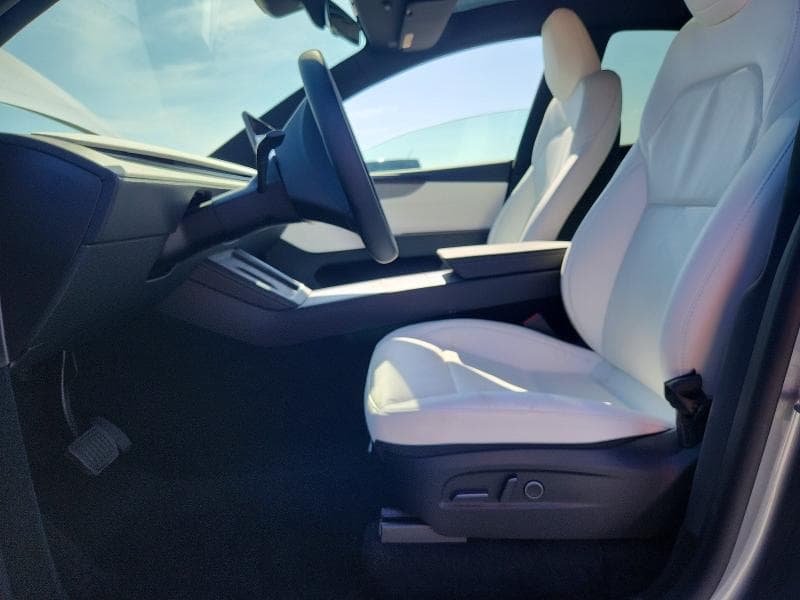 2026 TESLA MODEL Y 7