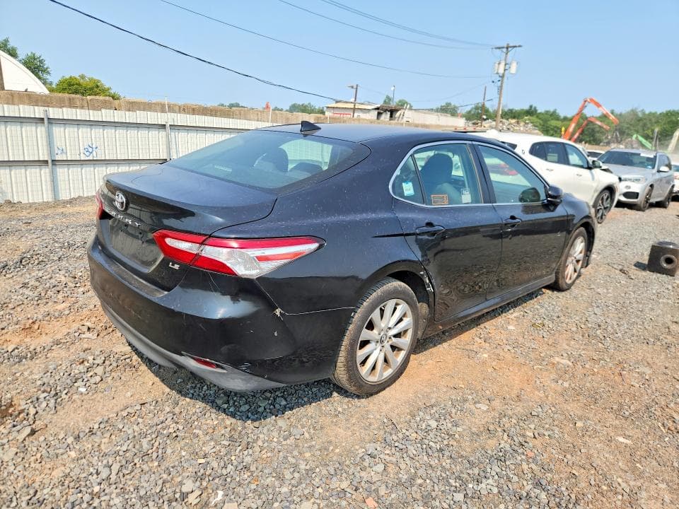 2019 TOYOTA CAMRY LE 3