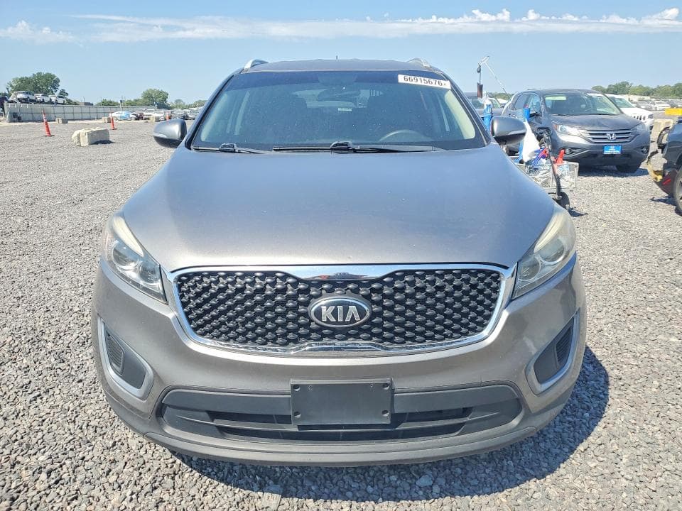 2017 KIA SORENTO LX V6 5