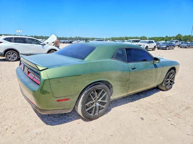 2022 DODGE CHALLENGER SXT 3