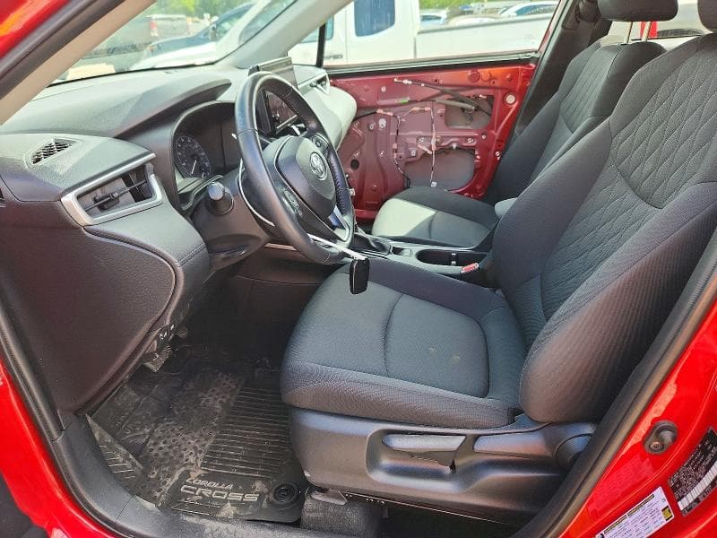 2023 TOYOTA COROLLA CROSS LE 7