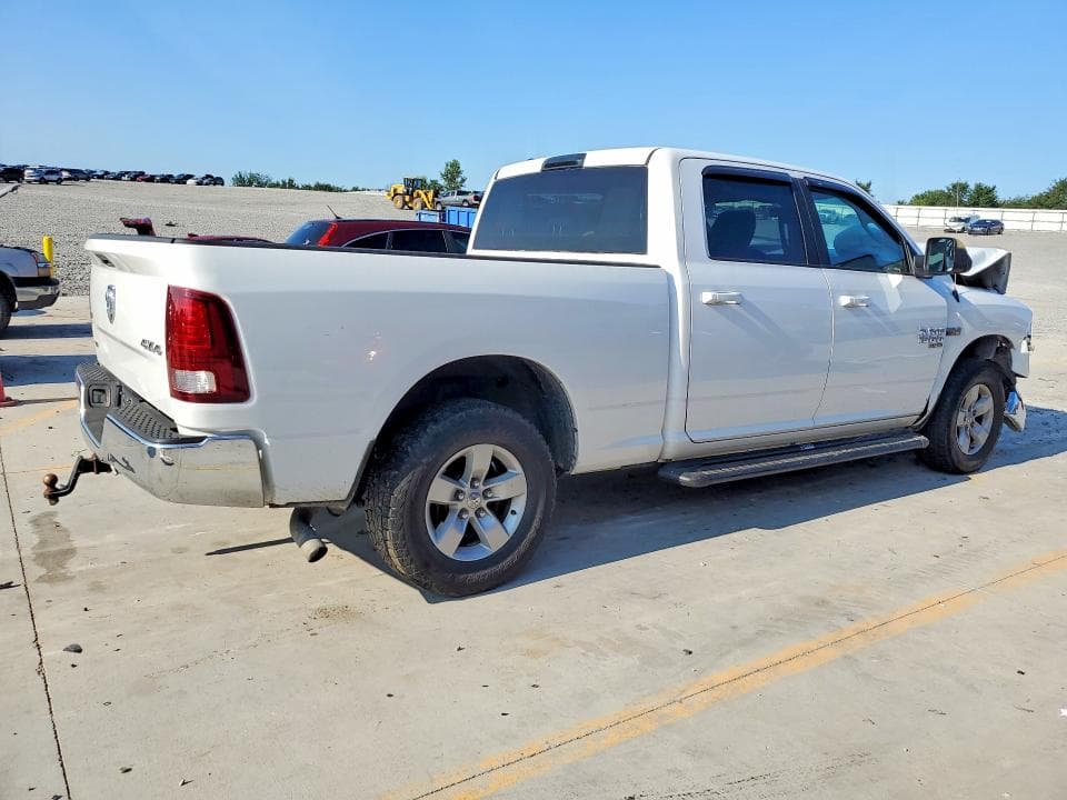 2019 RAM 1500 CLASSIC SLT 3
