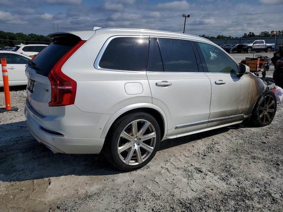 2017 VOLVO XC90 T6 3