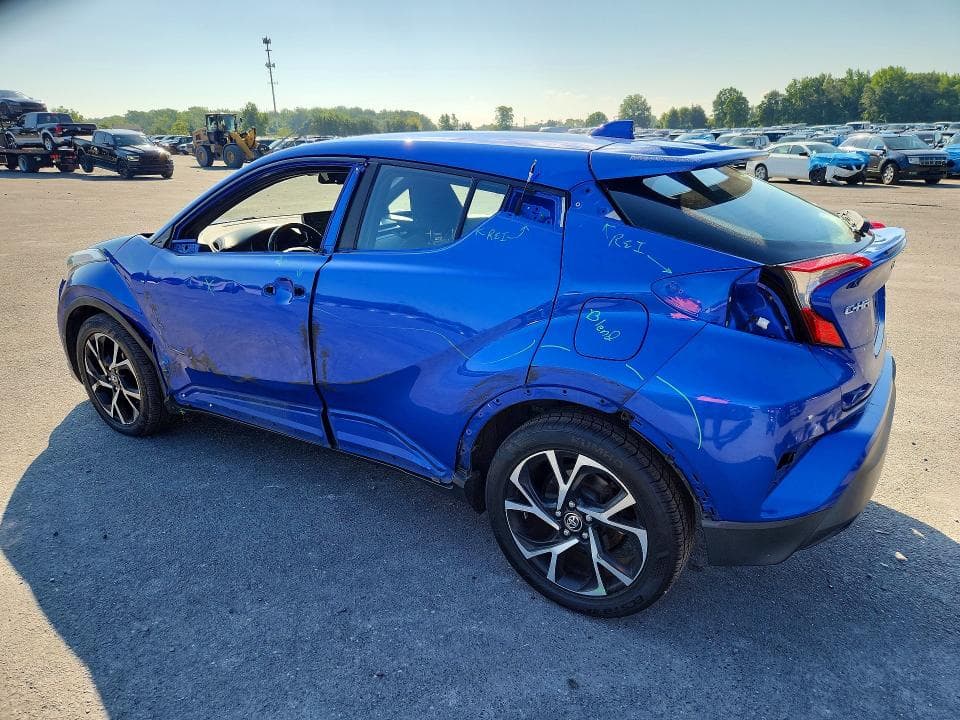 2019 TOYOTA C-HR XLE 2