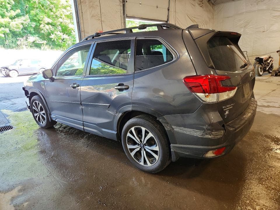 2022 SUBARU FORESTER LIMITED 2