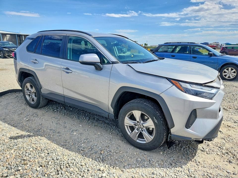 2023 TOYOTA RAV4 XLE 4