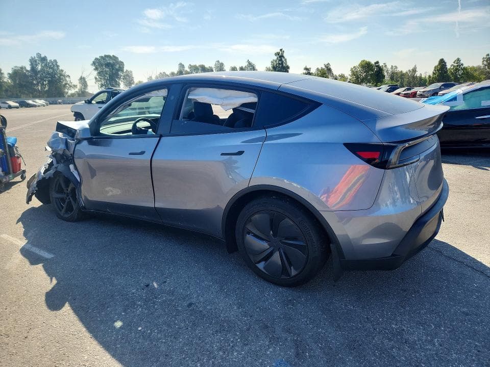 2026 TESLA MODEL Y 2