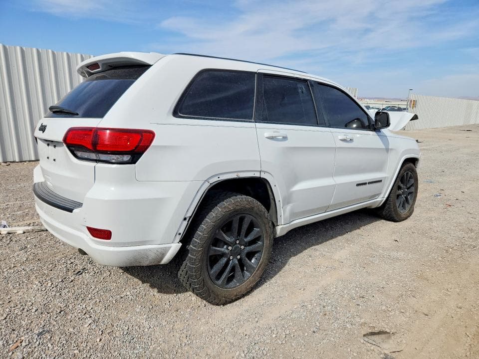 2017 JEEP GRAND CHEROKEE LAREDO 3