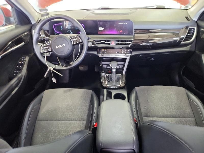 2025 KIA SELTOS S 8