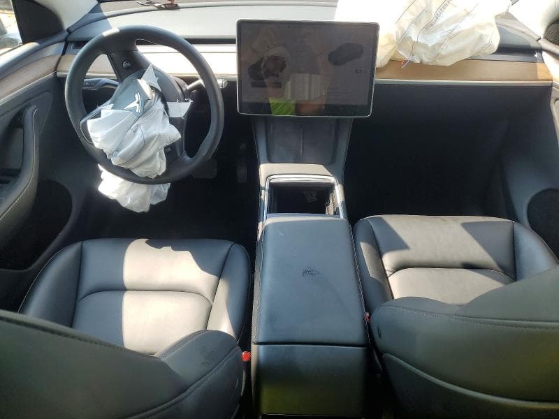 2023 TESLA MODEL Y 8