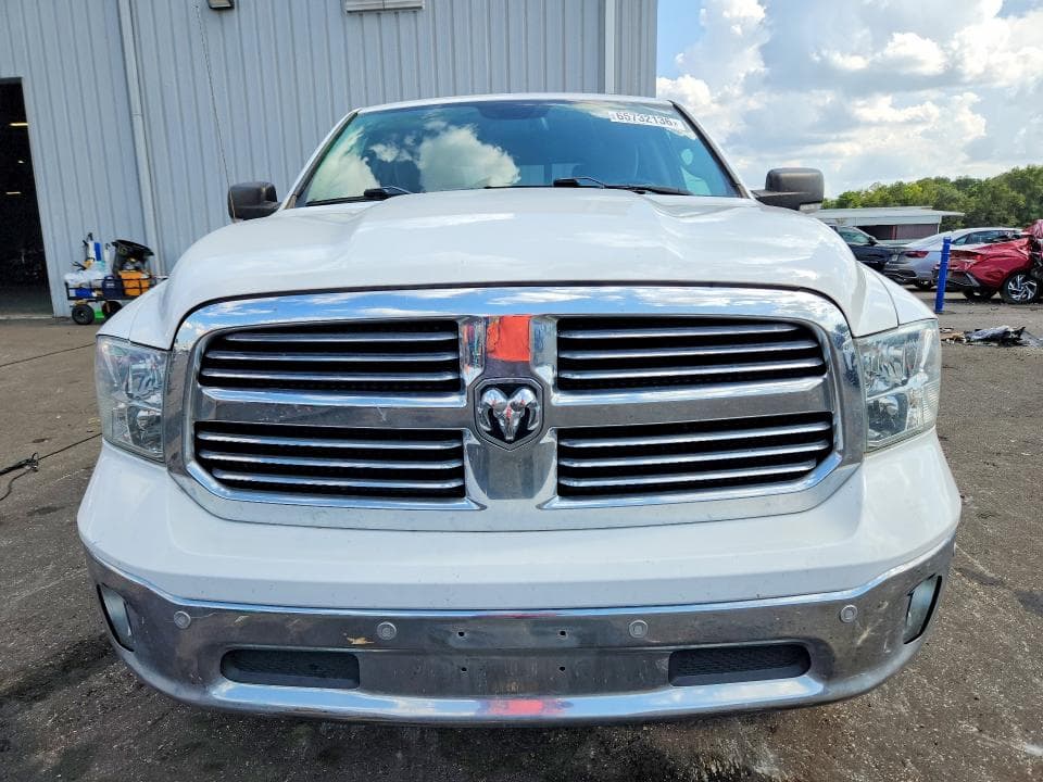 2017 RAM 1500 SLT 5