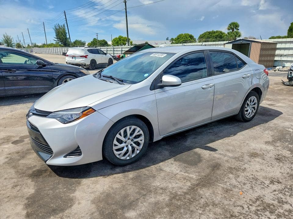 2017 TOYOTA COROLLA LE - 1
