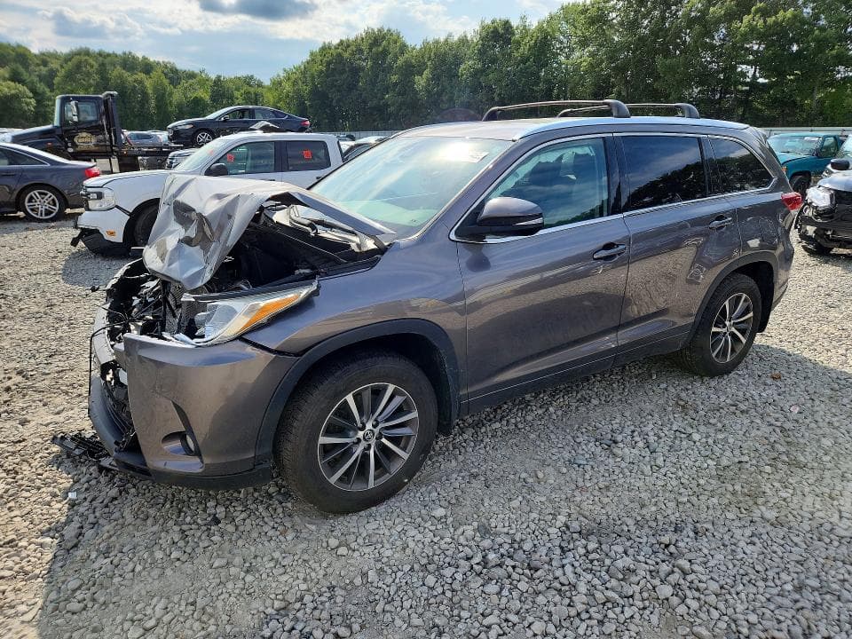 2018 TOYOTA HIGHLANDER XLE - 1