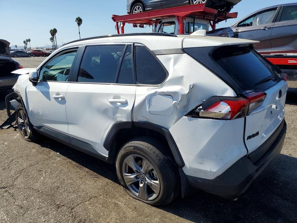 2024 TOYOTA RAV4 XLE 2