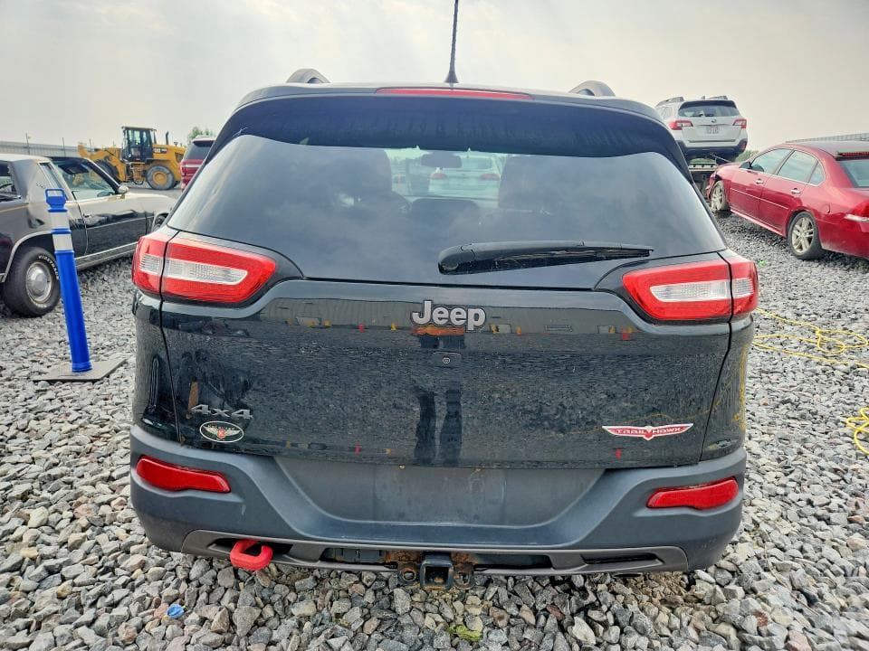2017 JEEP CHEROKEE TRAILHAWK 6