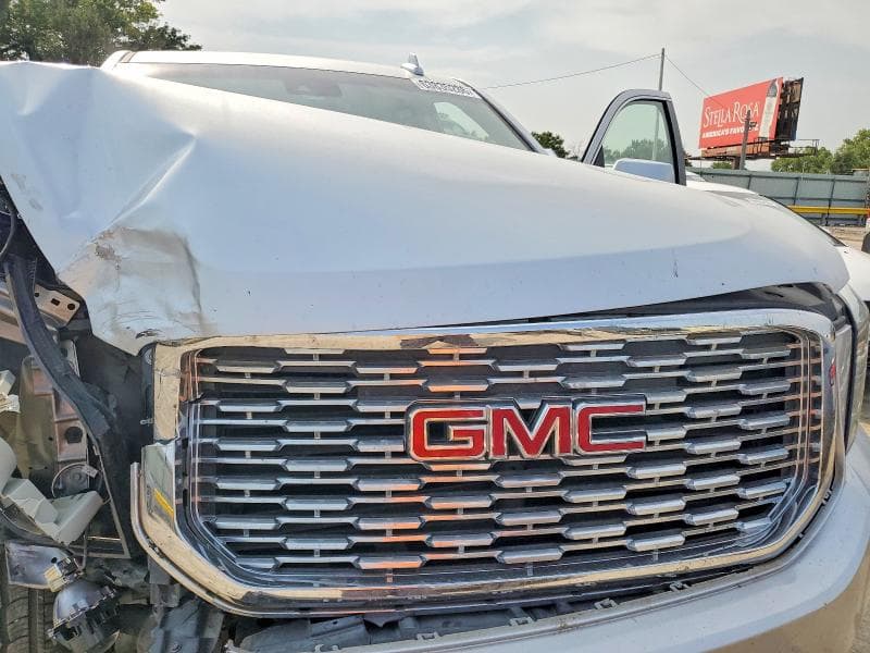 2020 GMC YUKON XL DENALI 12
