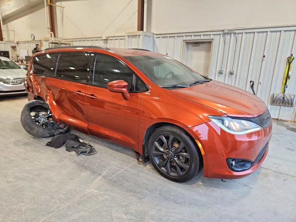 2018 CHRYSLER PACIFICA TOURING L 4