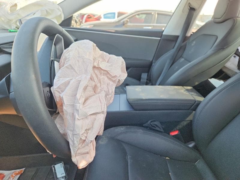 2025 TESLA MODEL 3 7