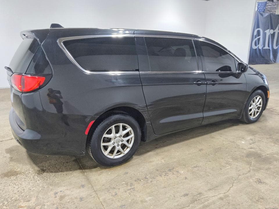 2017 CHRYSLER PACIFICA TOURING 3