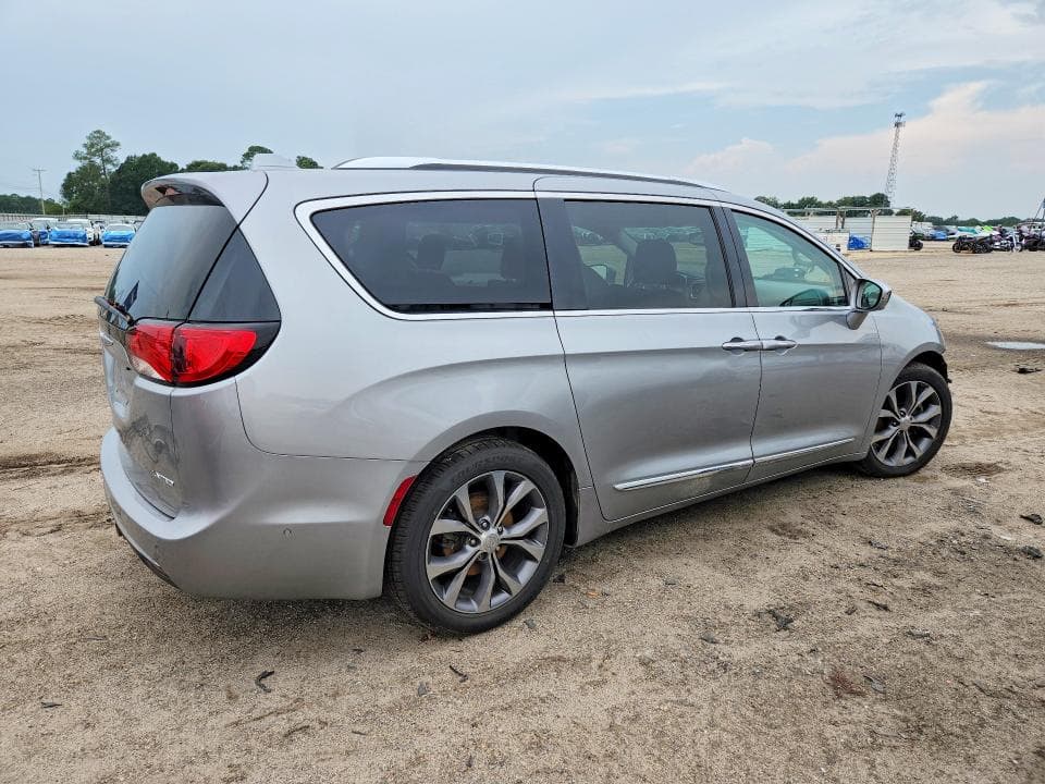 2017 CHRYSLER PACIFICA LIMITED 3