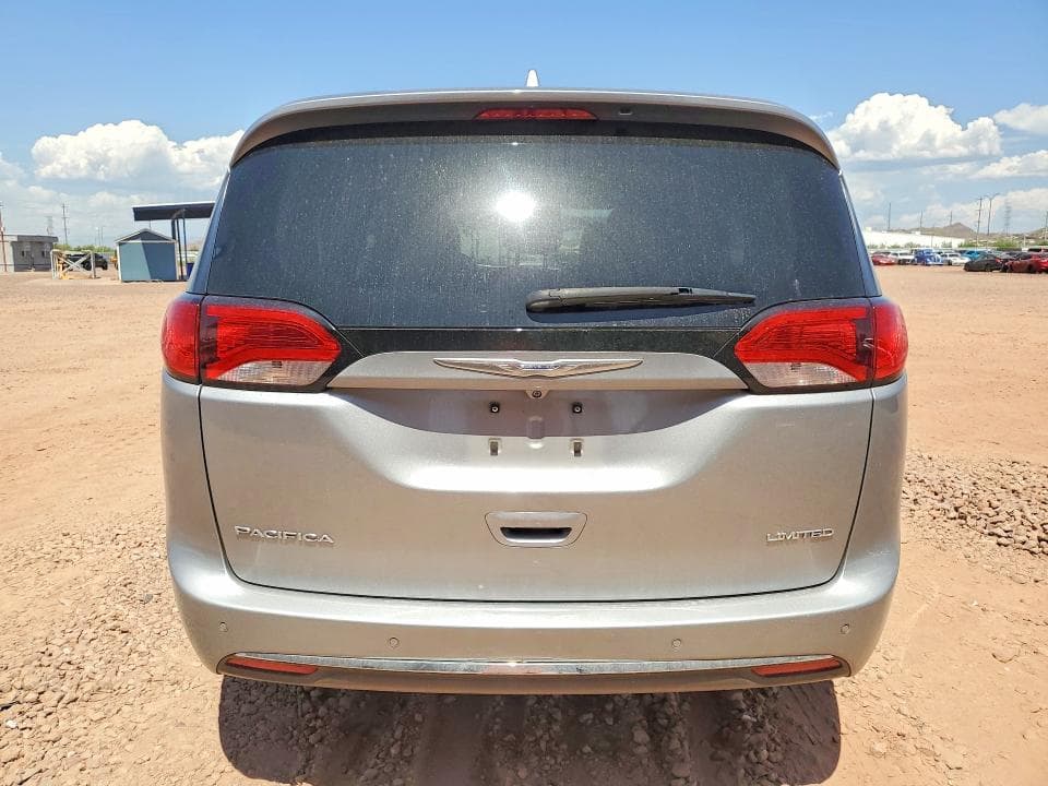 2017 CHRYSLER PACIFICA LIMITED 6