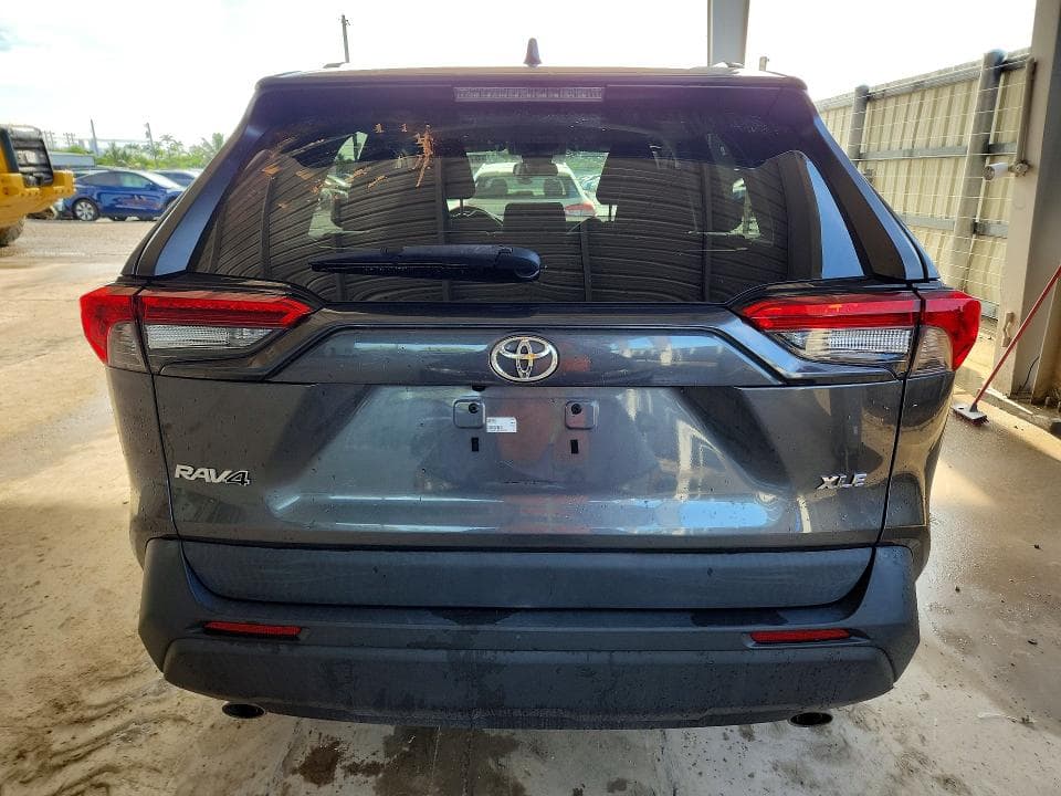 2021 TOYOTA RAV4 XLE 6