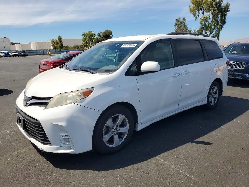 2019 TOYOTA SIENNA LE - 1