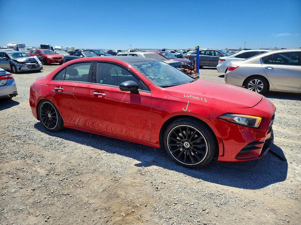 2019 MERCEDES-BENZ A 220 4