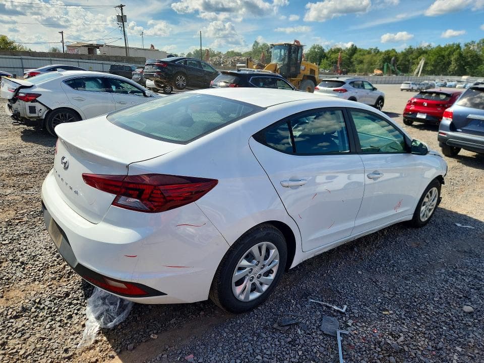 2020 HYUNDAI ELANTRA SE 3