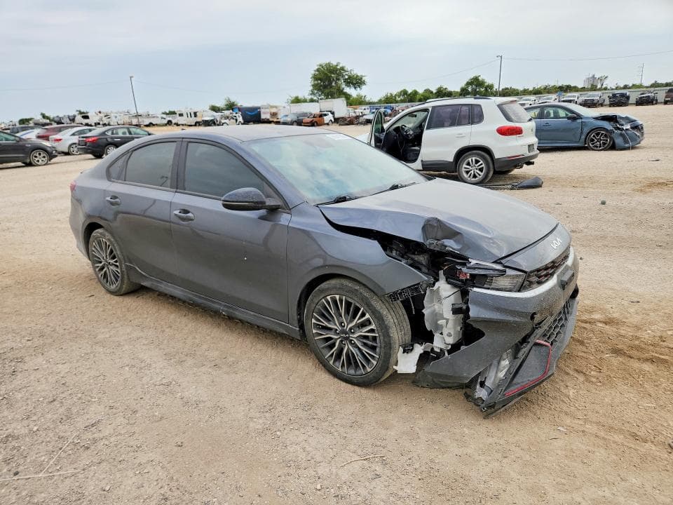 2023 KIA FORTE GT LINE 4