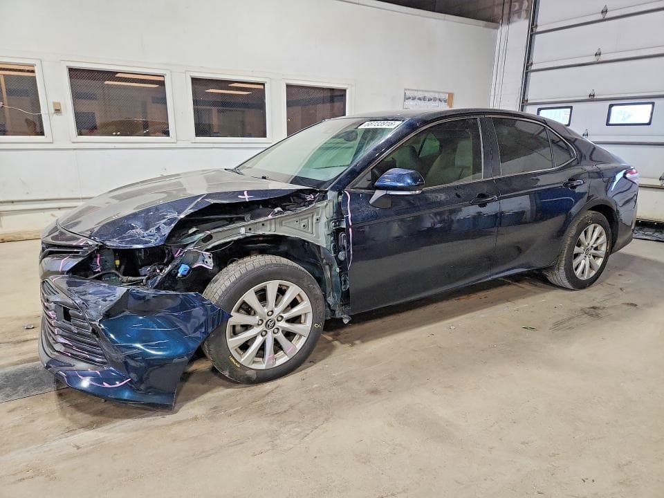 2018 TOYOTA CAMRY LE - 1