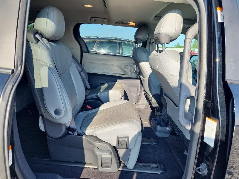 2024 TOYOTA SIENNA LIMITED 7-PASSENGER 11