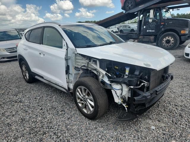 2017 HYUNDAI TUCSON SE 4